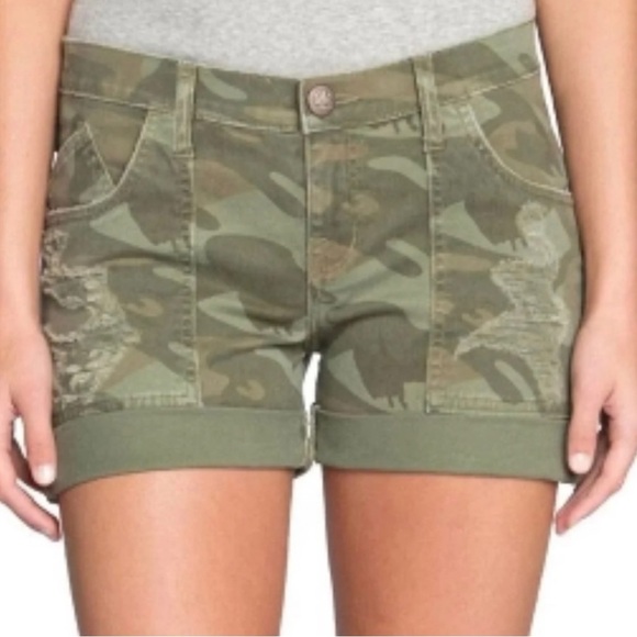 Rock & Republic Camouflage Jean Shorts - Picture 1 of 8